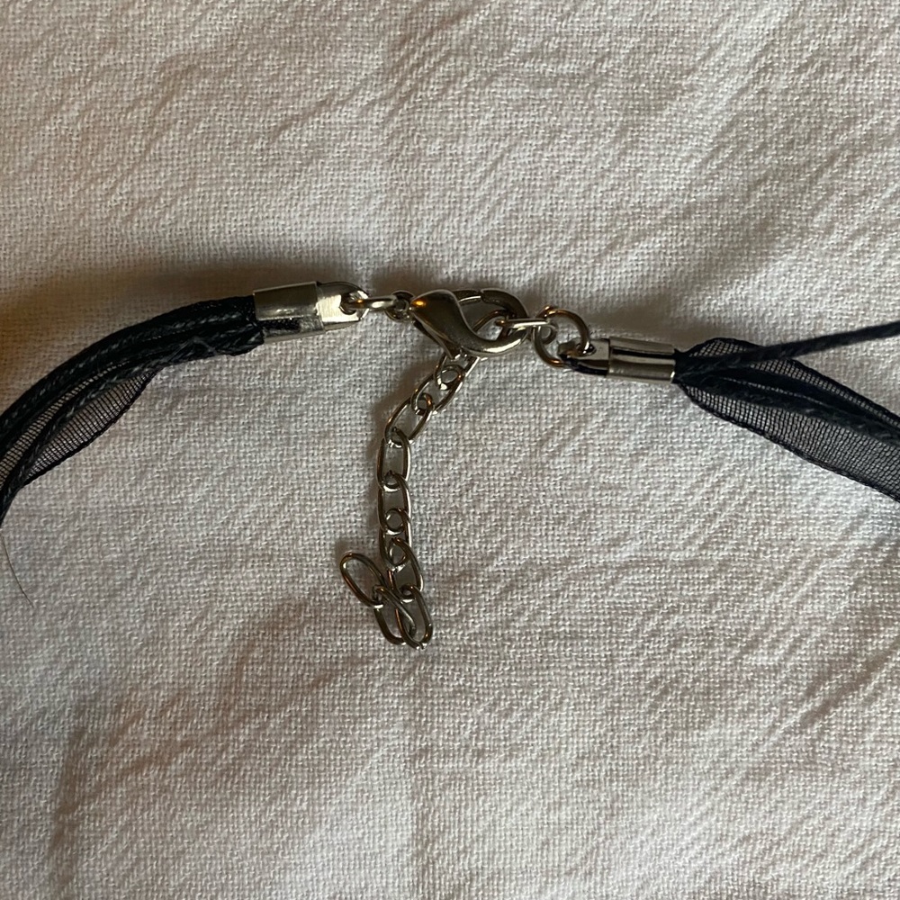 Glass necklace - Picture 3 of 3